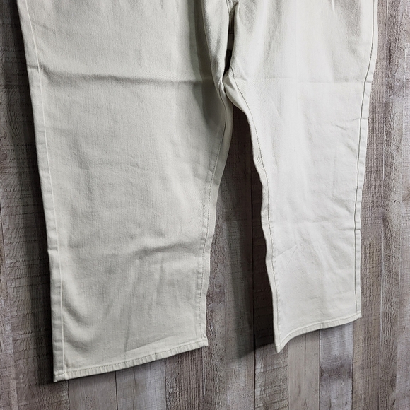 Levi's Heritage High Rise Loose Crop Jeans. Plus Sized. 28W - Picture 6 of 16